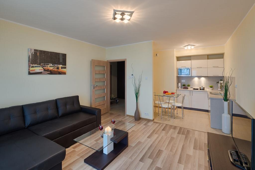 City Aparthotel Ochota Варшава Экстерьер фото
