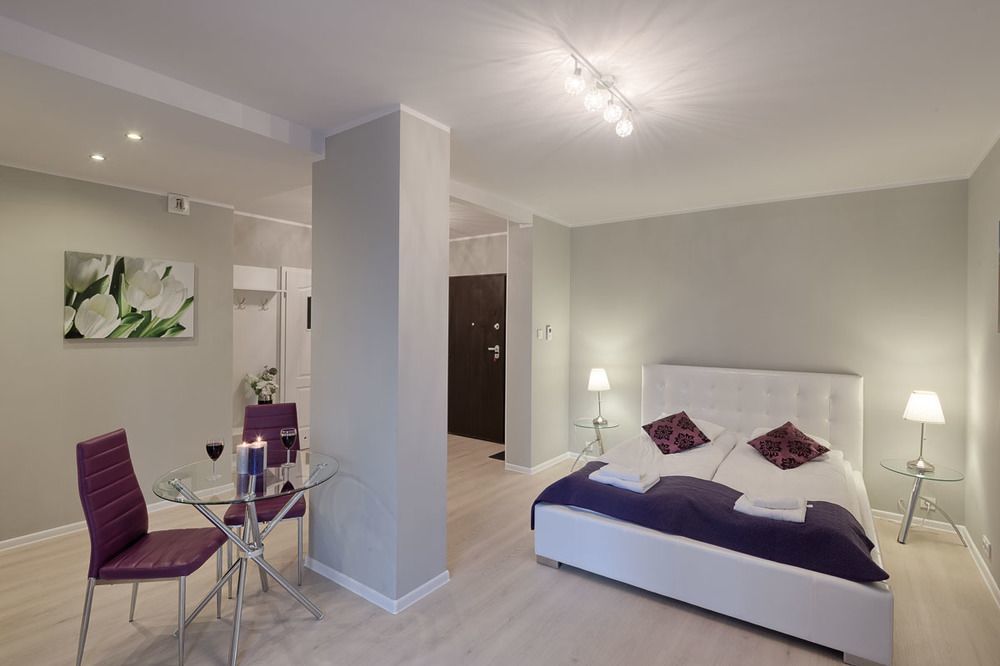 City Aparthotel Ochota Варшава Экстерьер фото